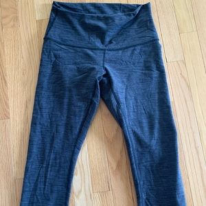 Lululemon grey crops